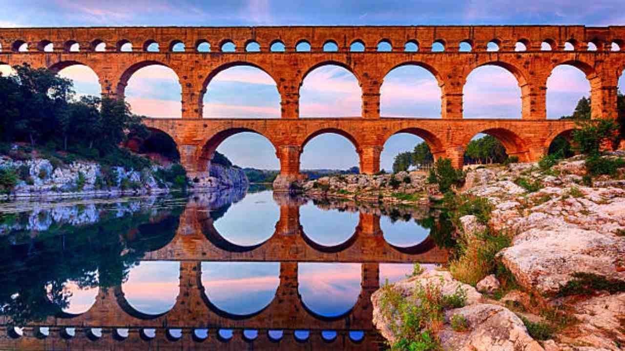 Nîmes